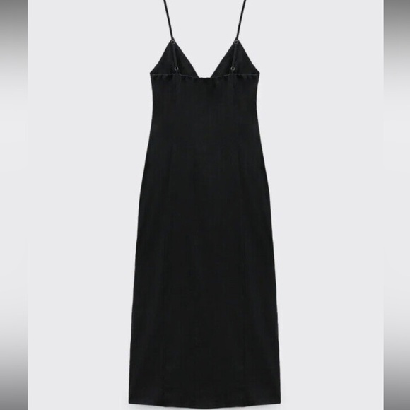 ZARA BLACK LINEN BLEND DRESS WITH CUT OUT V NECK THIN STRAP - Picture 4 of 7